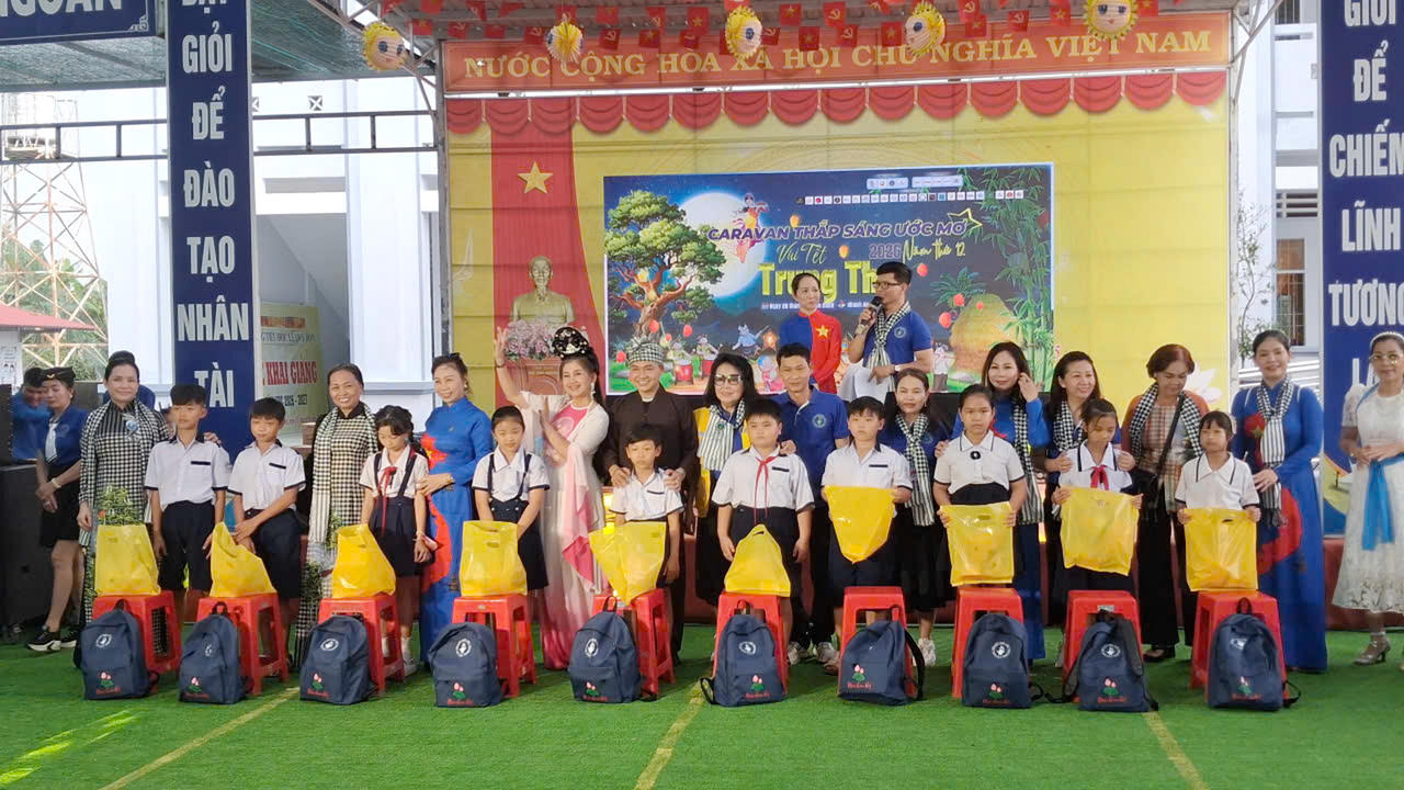Hơn 1,4 tỷ đồng cho hành trình “Thắp sáng Ước mơ” tại Cà Mau