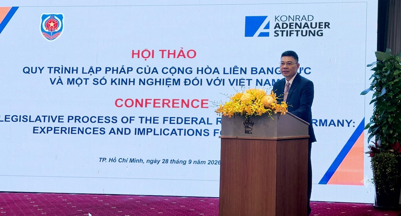 Ông Nguyễn Quốc Hoàn, Vụ trưởng Vụ CTXDVBQPPL, Bộ Tư pháp phát biểu khai mạc.