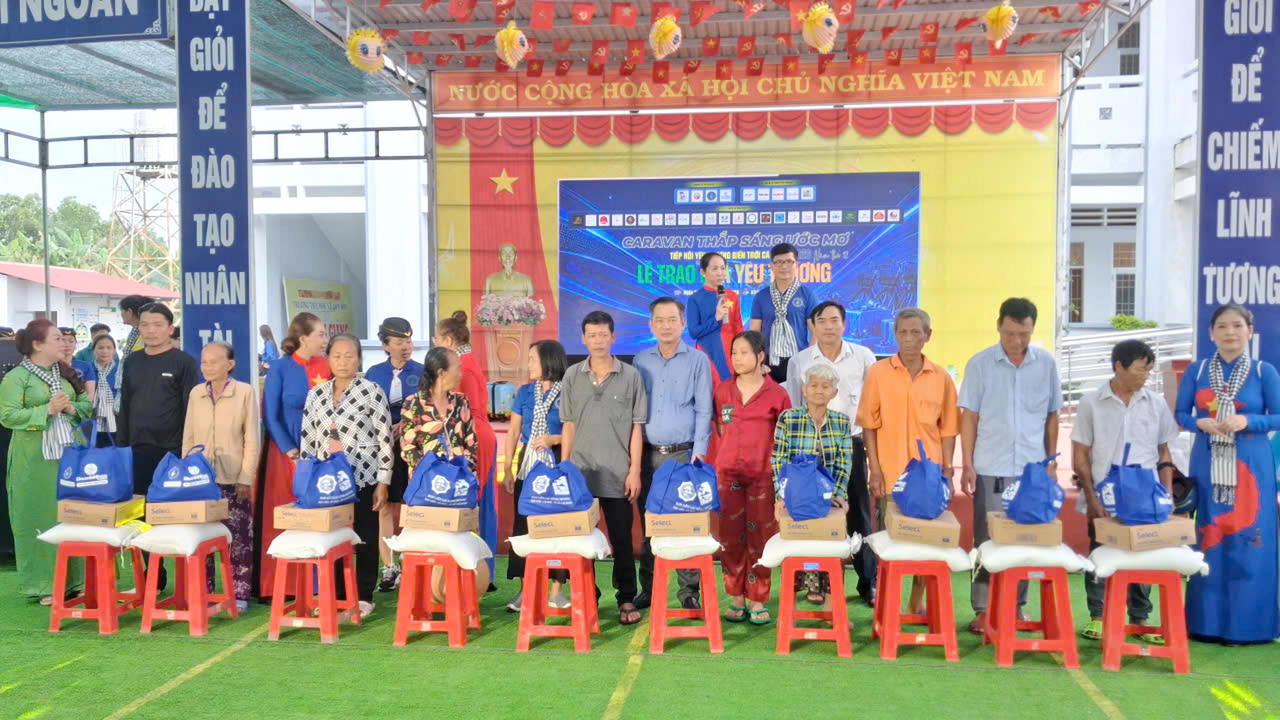 Hơn 1,4 tỷ đồng cho hành trình “Thắp sáng Ước mơ” tại Cà Mau