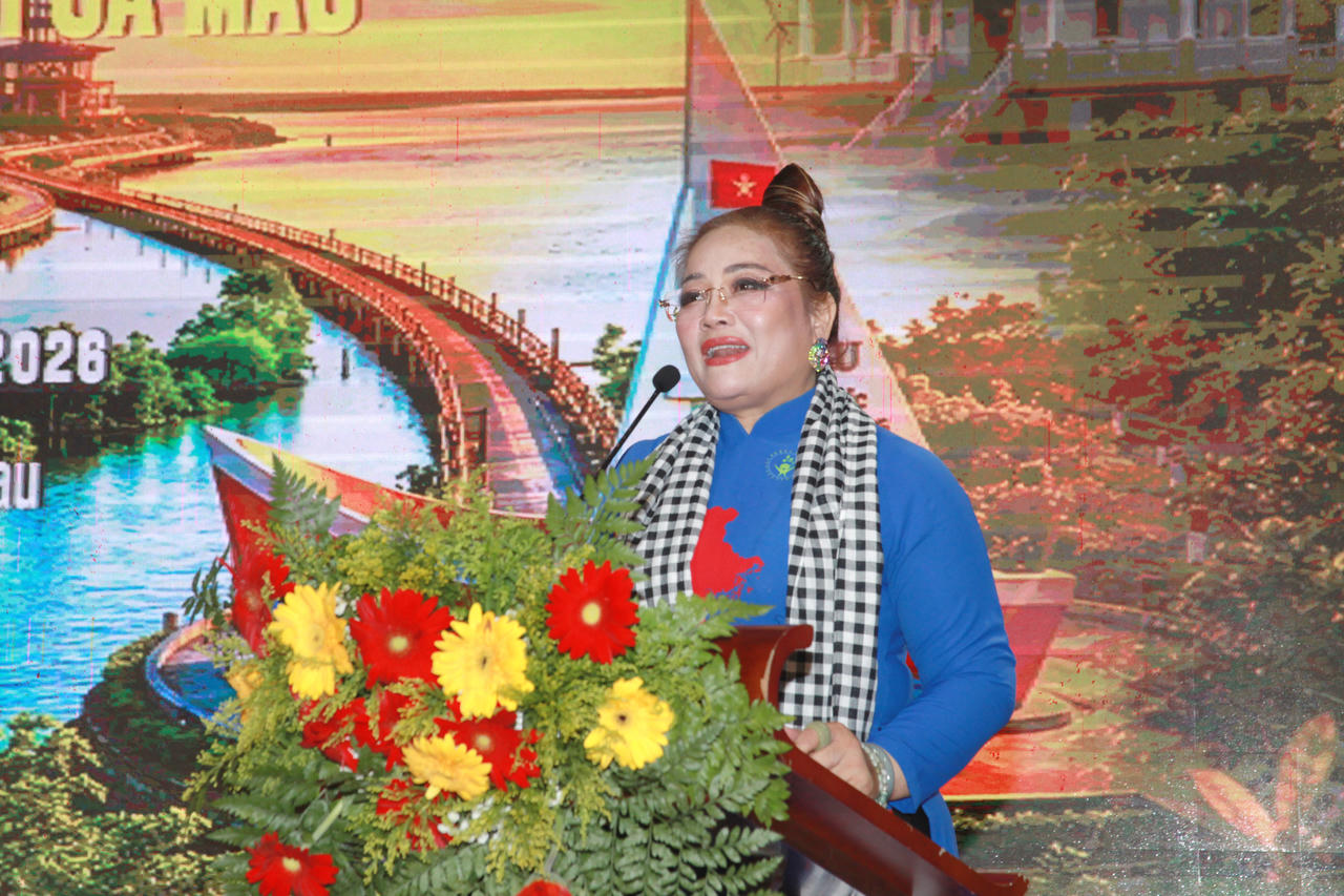 Bà Đặng Thị Ngọc Huệ, chia sẻ tại chương trình (Ảnh: T.N).