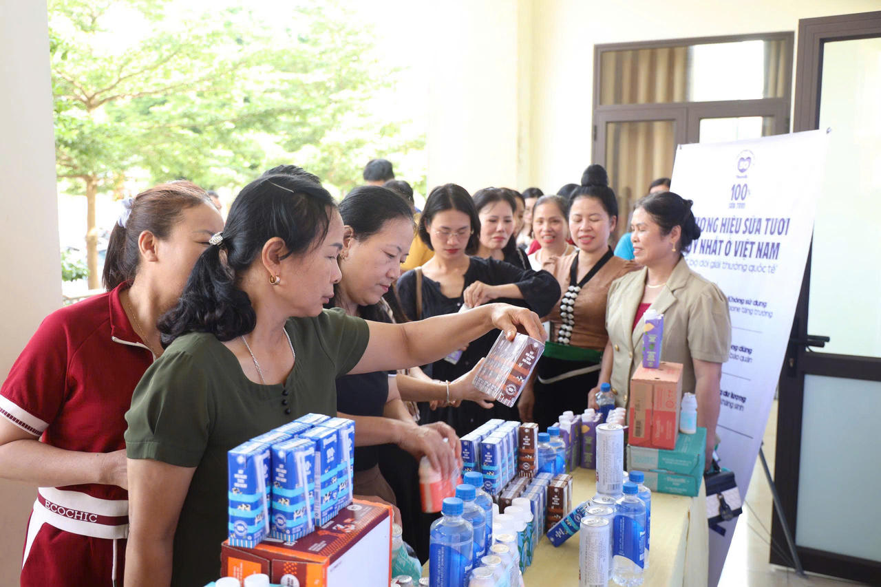 Hội thảo phổ biến kiến thức pháp luật lĩnh vực thông tin điện tử và tập huấn nghiệp vụ livestream
