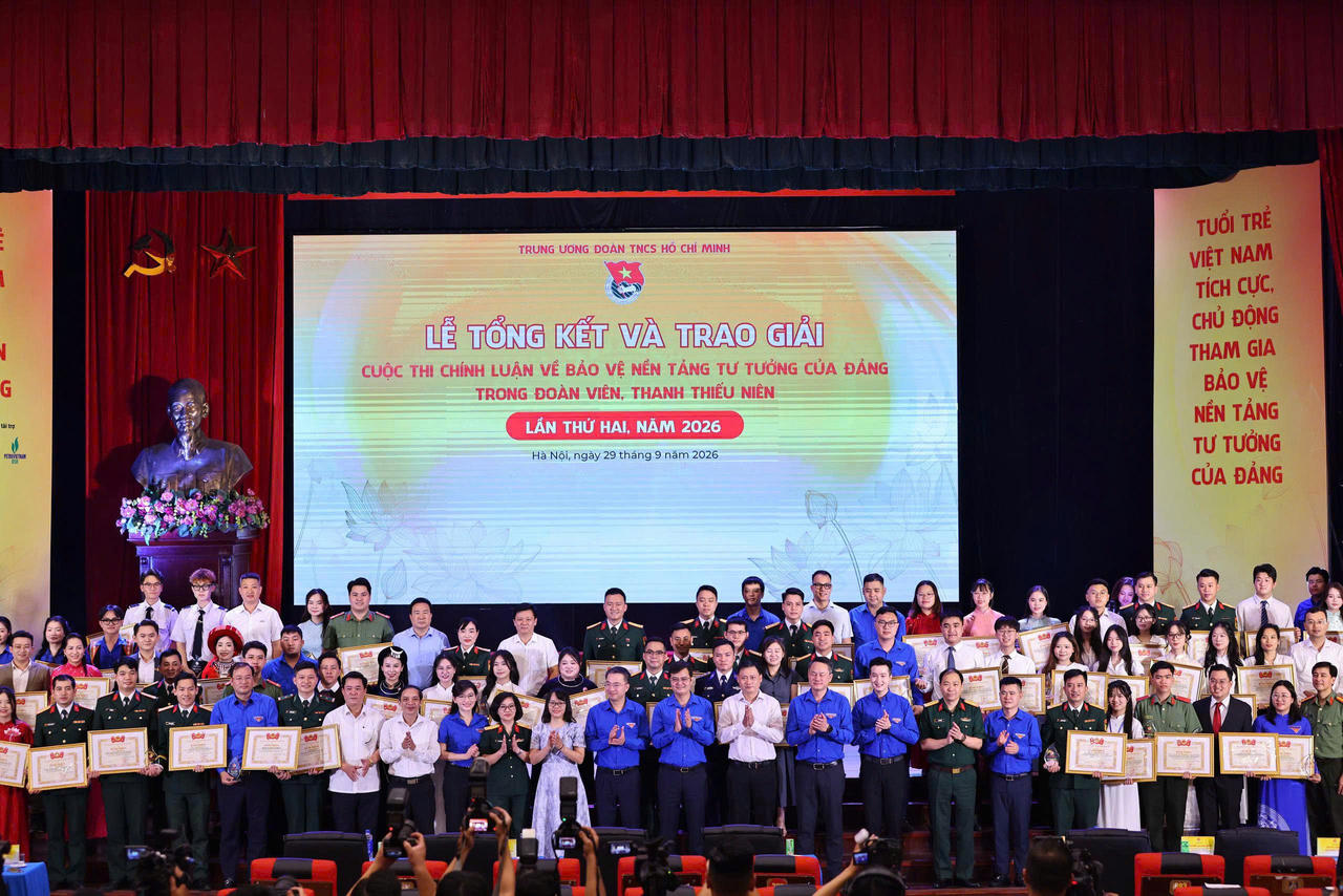 Báo Pháp luật Việt Nam nhận Giải Cuộc thi Chính luận về bảo vệ nền tảng tư tưởng của Đảng trong đoàn viên, thanh thiếu niên lần thứ Hai