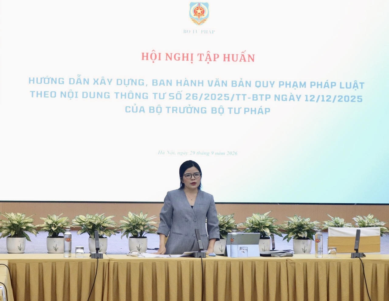 Phó Vụ trưởng Vụ Công tác xây dựng văn bản quy phạm pháp luật Nguyễn Thị Phương Liên phát biểu