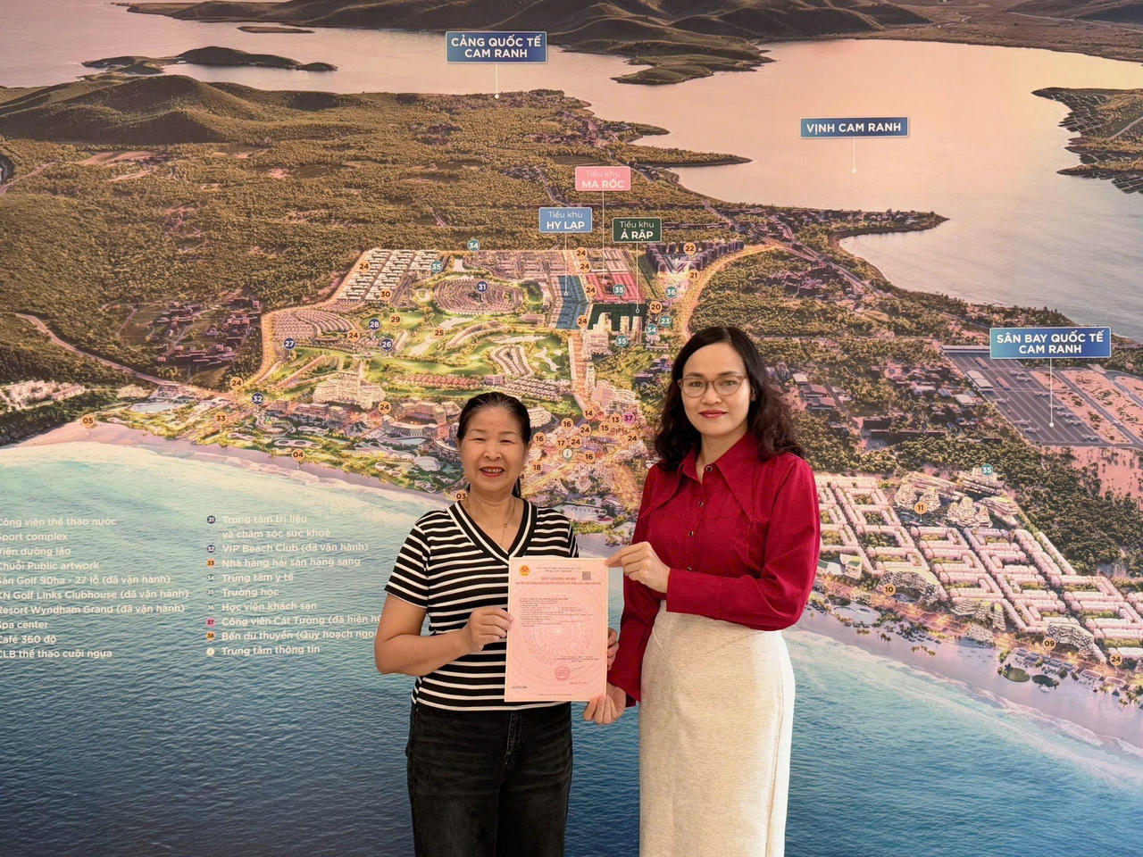 Chủ đầu tư trao Giấy chứng nhận quyền sử dụng đất, quyền sở hữu nhà ở và tài sản gắn liền với đất cho cư dân ParaSol.