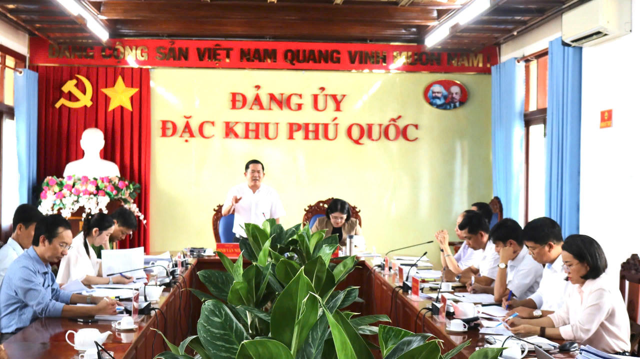 Quang cảnh cuộc họp. Ảnh: Công Duy