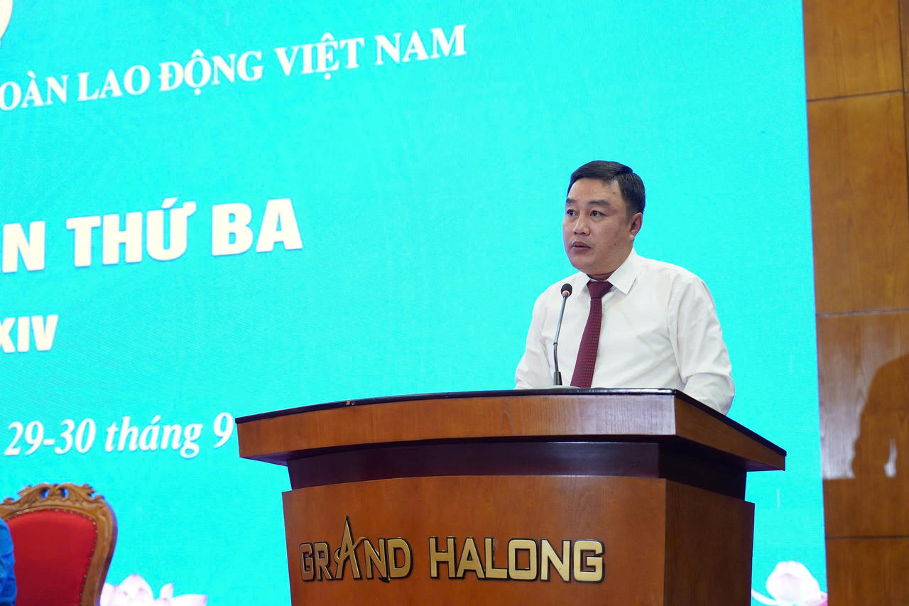 Ông Đinh Hữu Thành, Ủy viên Trung ương Đảng, Phó Bí thư Thường trực Thành ủy Quảng Ninh phát biểu tại hội nghị.