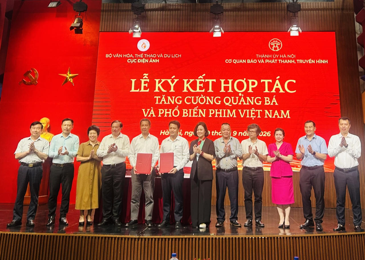 Cơ quan Báo và phát thanh, truyền hình Hà Nội đã tổ chức Lễ ký kết Biên bản ghi nhớ hợp tác với Cục Điện ảnh - Bộ Văn hóa, Thể thao và Du lịch (Ảnh: Thùy Dương).