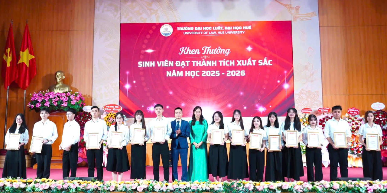 Lý tưởng và khát vọng cống hiến dưới ngọn cờ vẻ vang của Đảng - Bài 1: Nữ sinh trường Luật - Từ lời tuyên thệ đến khát vọng cống hiến