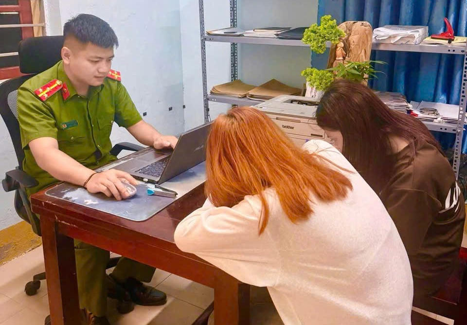 Công an xã đưa 2 bé gái trở về an toàn sau 3 tháng tự ý rời nhà