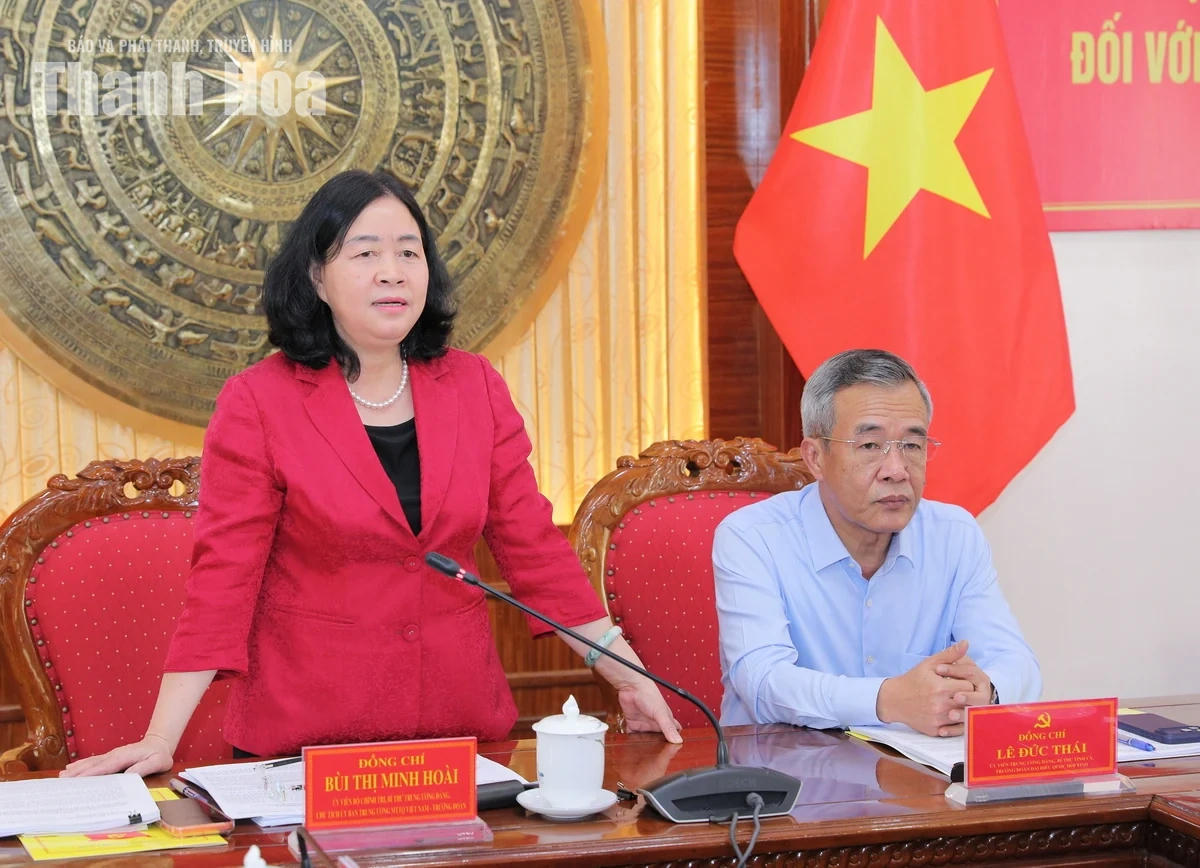 Chủ tịch Ủy ban Trung ương MTTQ Việt Nam Bùi Thị Minh Hoài phát biểu chỉ đạo tại hội nghị (Ảnh: BTH).