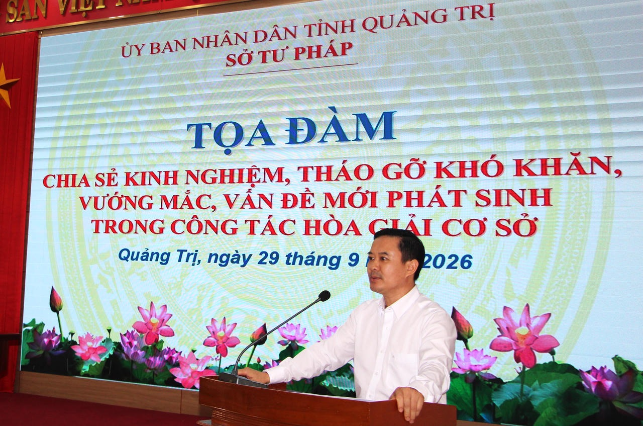 Ông Hoàng Thanh Hiến, Phó Giám đốc Sở Văn hóa, Thể thao và Du lịch chia sẻ tại tọa đàm. (Ảnh: Minh Phương)