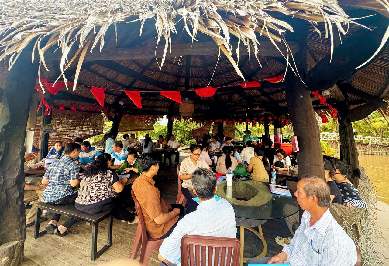 Tập huấn tại địa phương. Ảnh: Khánh Thùy