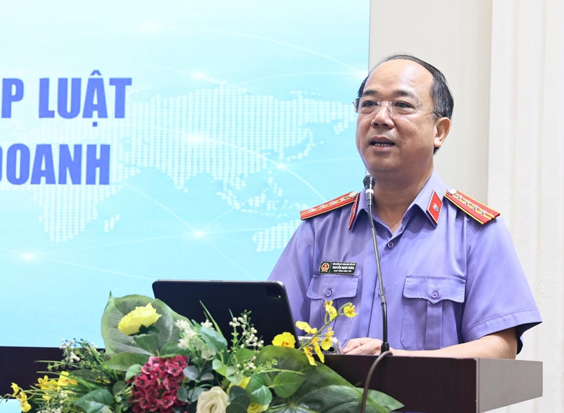 Đồng chí Nguyễn Mạnh Hưng, Phó Tổng Biên tập Báo Bảo vệ pháp luật phát biểu khai mạc Hội thảo.