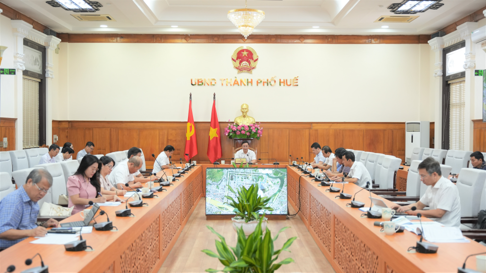 Quang cảnh cuộc họp.