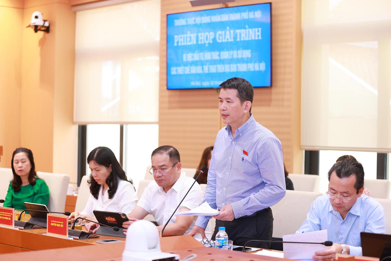 Giám đốc Sở Văn hoá, Thể thao và Du lịch Hà Nội Phạm Tuấn Long phát biểu làm rõ ý kiến đại biểu nêu tại phiên giải trình.
