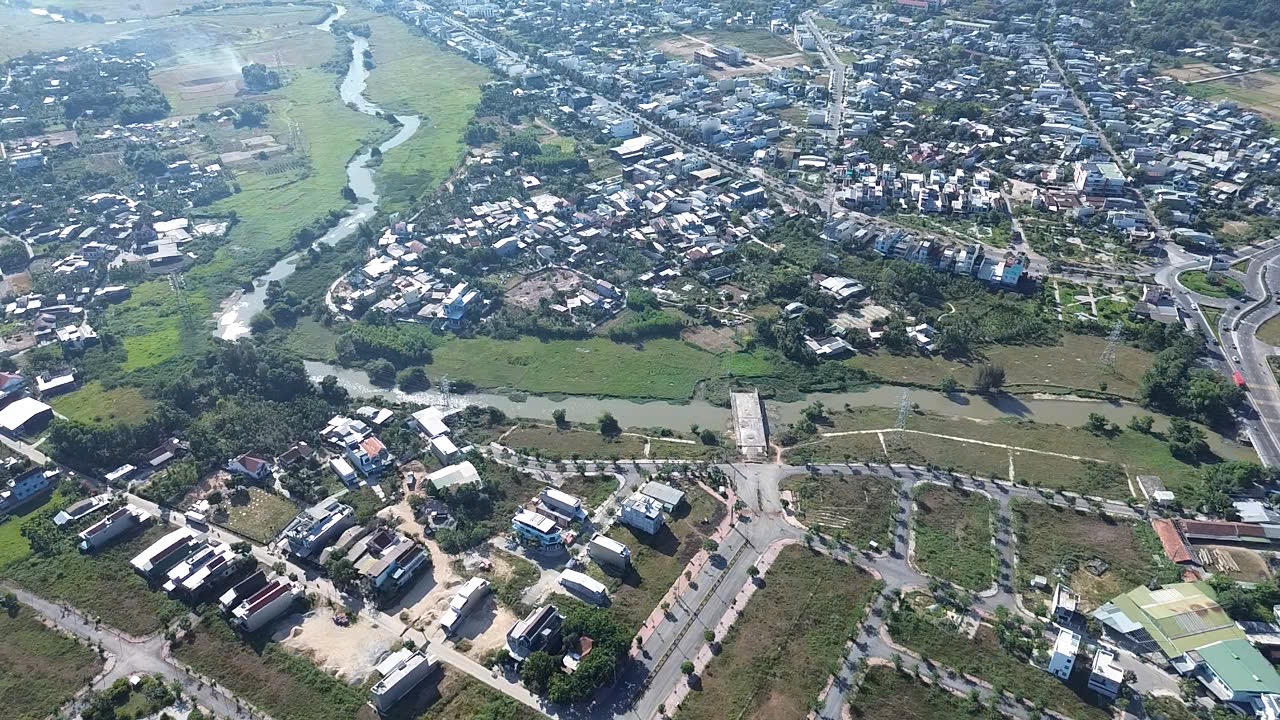 Quảng Ngãi: Bất cập cầu ra đến giữa sông Bàu Giang rồi dừng lại