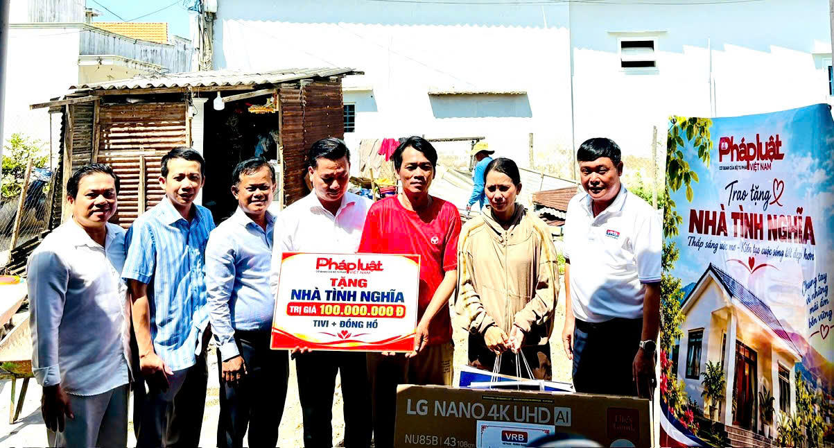  Khởi công trao tặng nhà tình nghĩa cho hộ cận nghèo tại Cà Ná