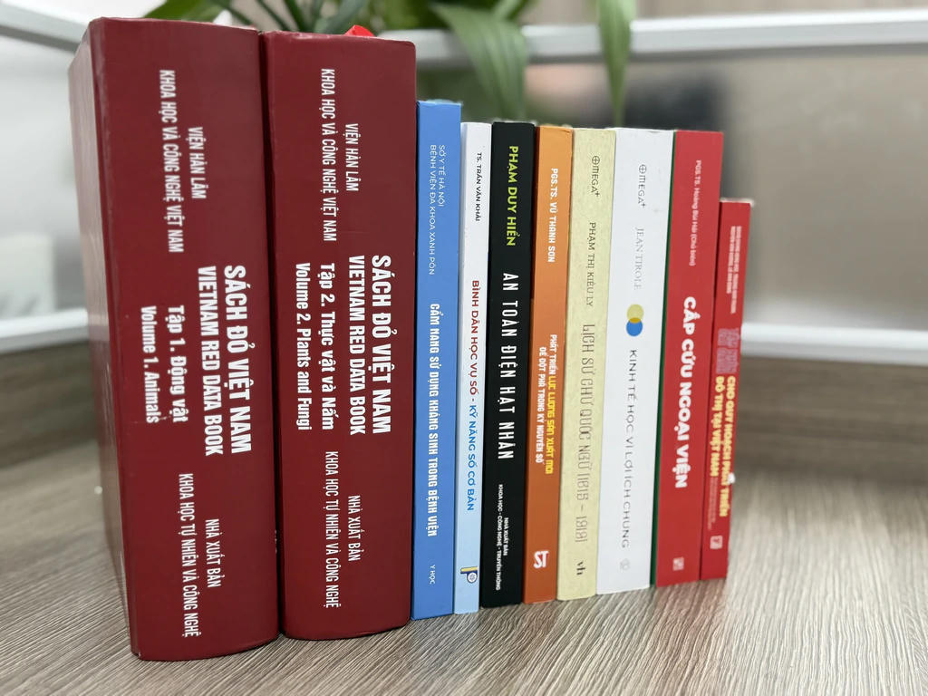 Các tác phẩm được lựa chọn vào vòng Chung khảo Giải thưởng Sách Khoa học, Công nghệ, Đổi mới sáng tạo và Chuyển đổi số năm 2026. (Ảnh: MST)