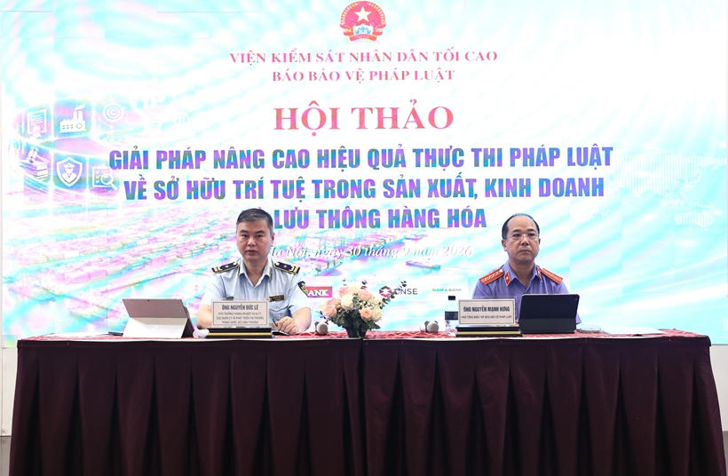 Đồng chí Nguyễn Mạnh Hưng, Phó Tổng Biên tập Báo Bảo vệ pháp luật; đồng chí Nguyễn Đức Lê, Phó Trưởng phòng Nghiệp vụ Quản lý thị trường, Cục Quản lý và Phát triển thị trường trong nước (Bộ Công Thương) đồng chủ trì Hội thảo.