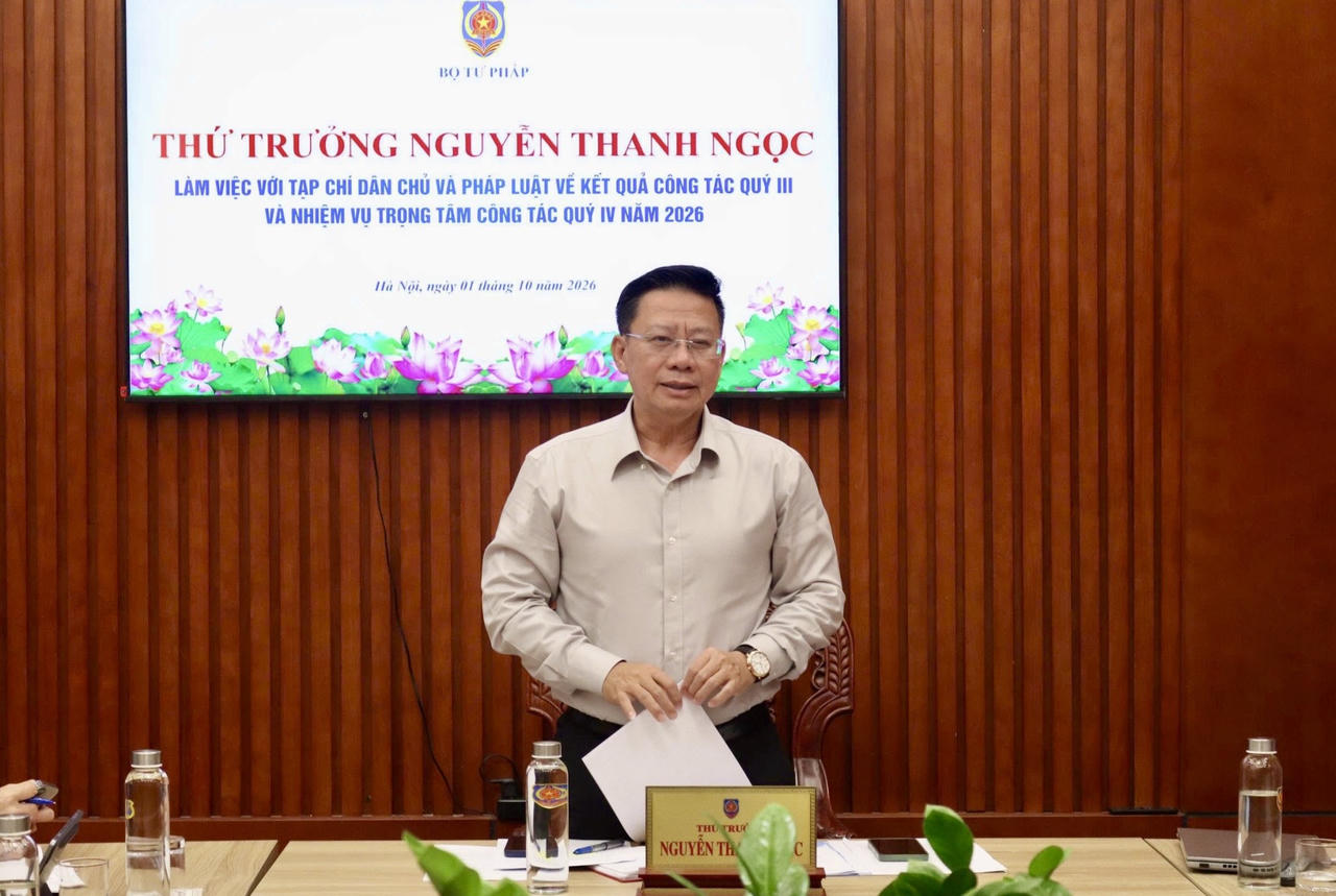 Thứ trưởng Bộ Tư pháp Nguyễn Thanh Ngọc phát biểu kết luận buổi làm việc