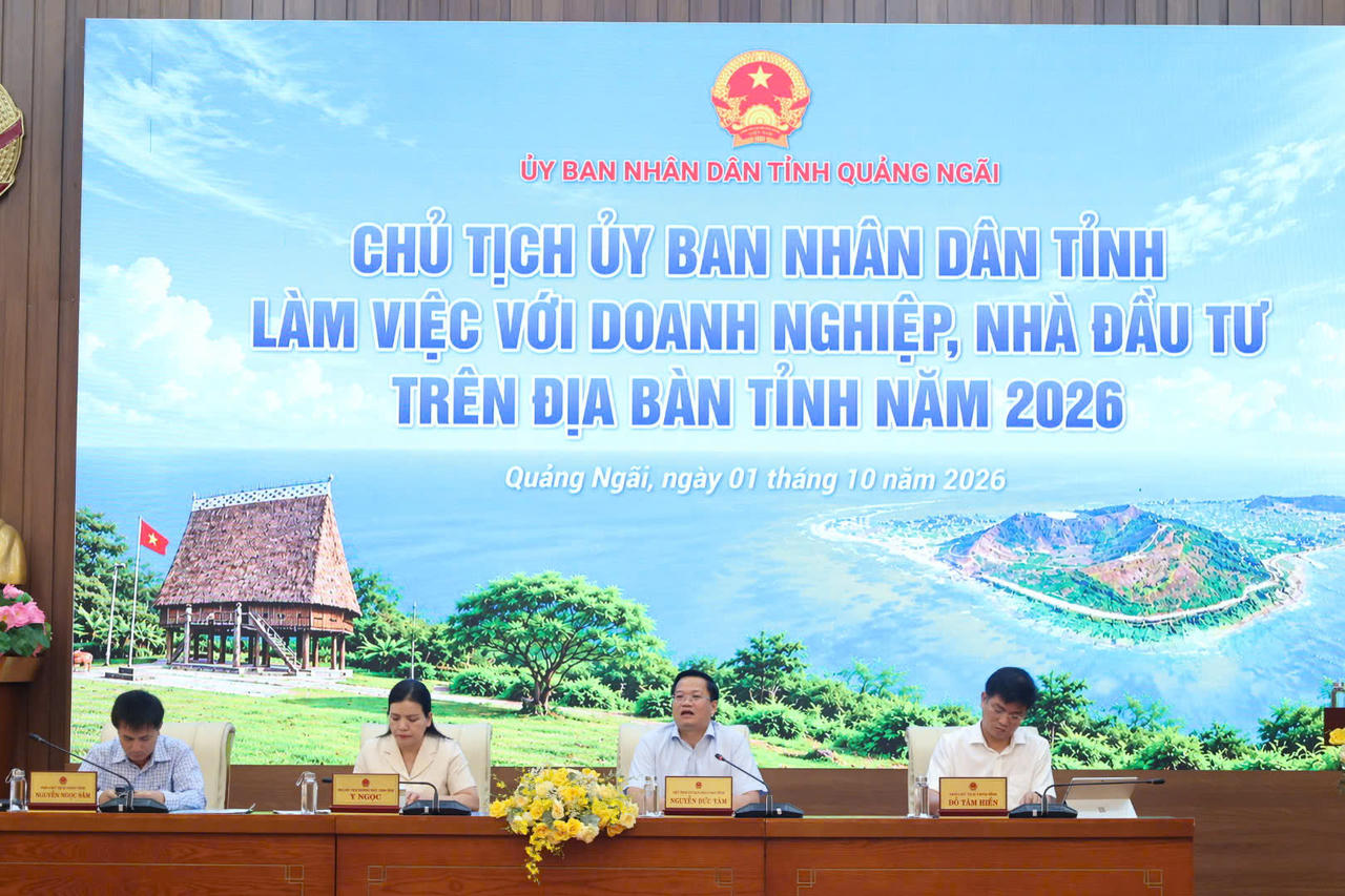 Qua lắng nghe 15 ý kiến của cộng đồng doanh nghiệp, Chủ tịch UBND tỉnh nêu có 3 điểm yếu cần tập trung khắc phục (ảnh Vân Anh)