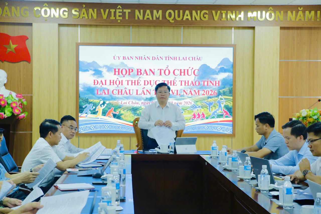 Ông Trần Mạnh Hùng - Giám đốc Sở Văn hóa, Thể thao và Du lịch tỉnh Lai Châu phát biểu tại hội nghị. (Ảnh: Hữu Trường)