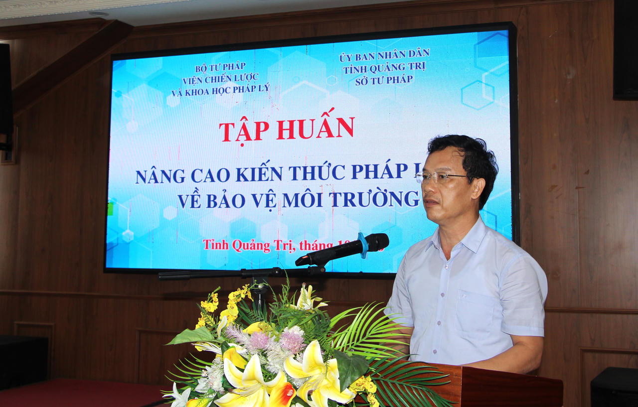 Ông Trương Quang Sáng, Phó Giám đốc Sở Tư pháp phát biểu khai mạc lớp tập huấn. (Ảnh: Minh Phương)