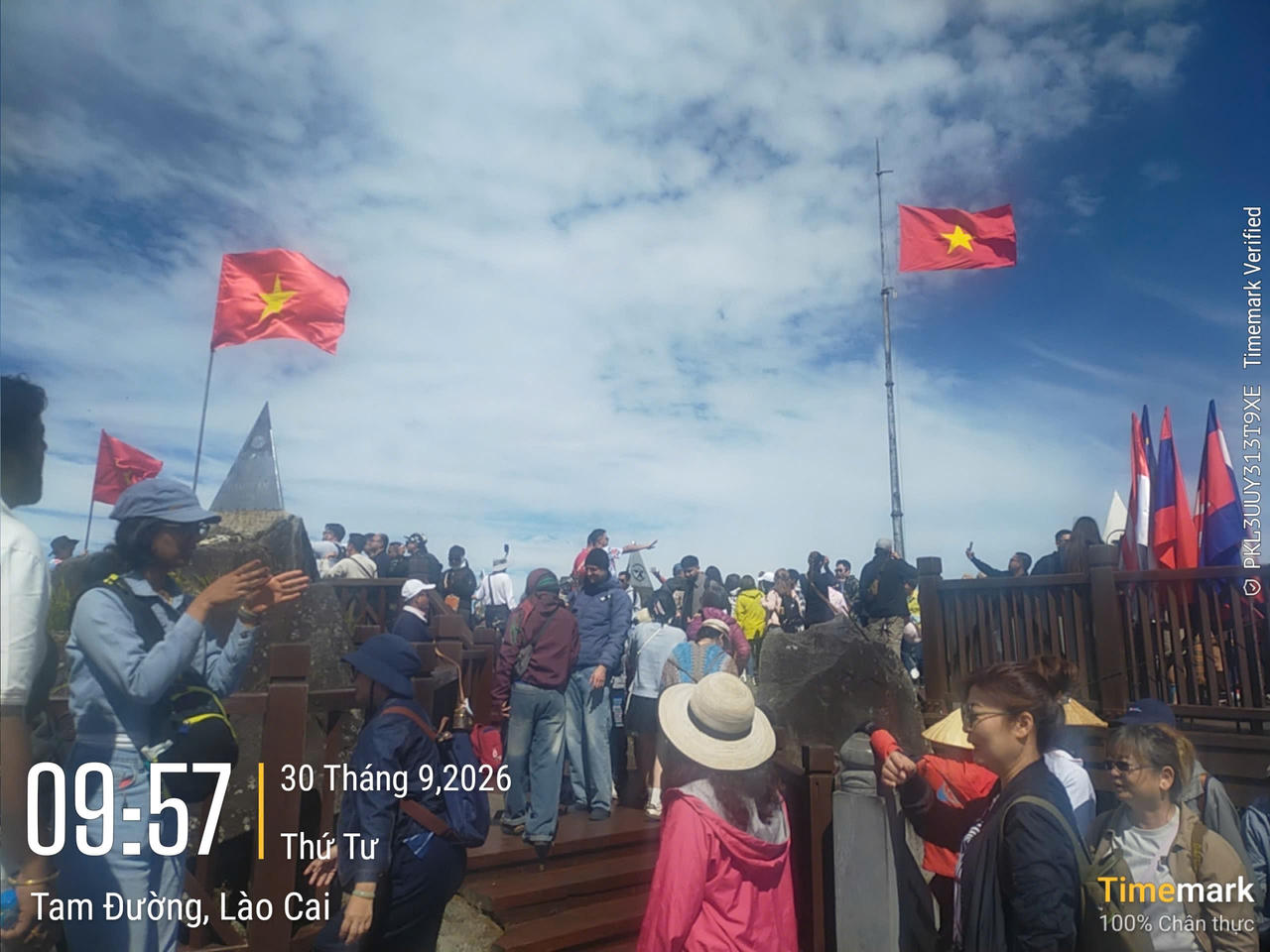 Trong 9 tháng đầu năm 2026, doanh thu dịch vụ lưu trú, ăn uống và lữ hành tại Lào Cai ước đạt 9.736,6 tỷ đồng (Ảnh: Nguyễn Hải).
