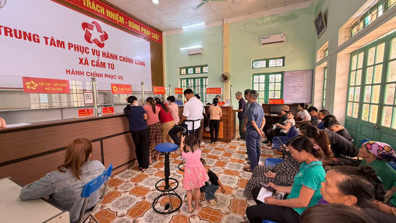 Cải cách hành chính tại xã Cẩm Tú có chuyển biến tích cực, tỷ lệ hồ sơ đúng và trước hạn đạt 96,85% (Ảnh: TY).