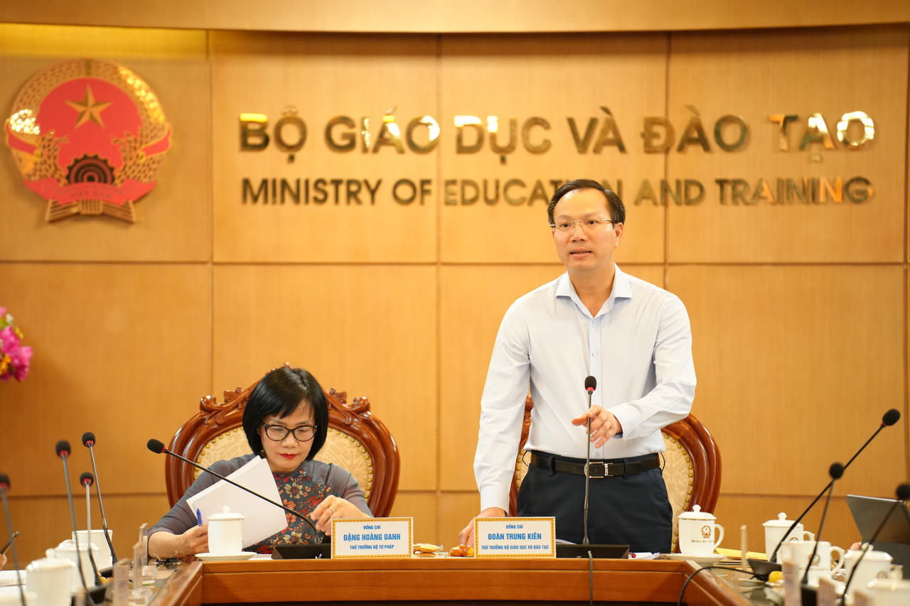 Thứ trưởng Đoàn Trung Kiên phát biểu.