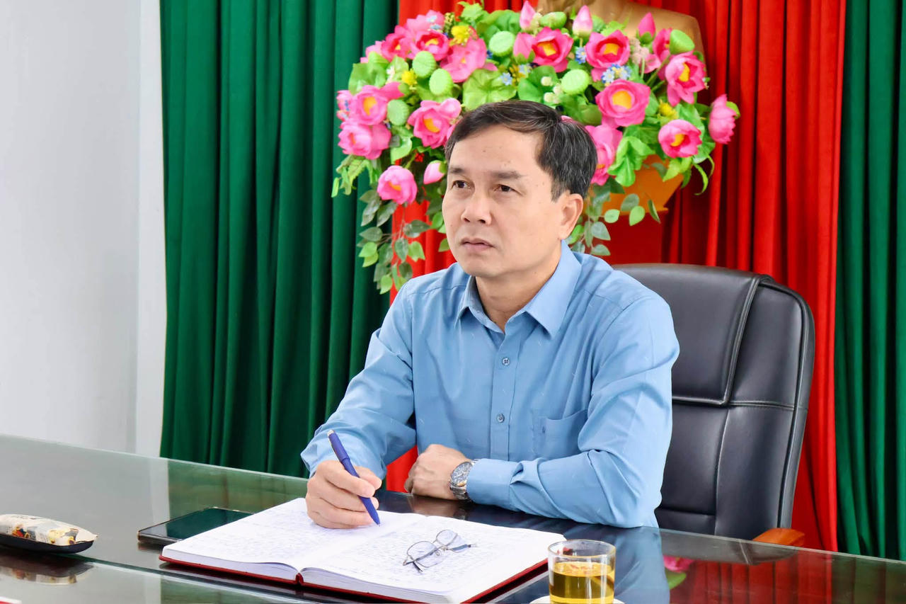Phó Bí thư Thường trực Đảng ủy xã Cẩm Tú Cao Minh Thức (Ảnh: TY).