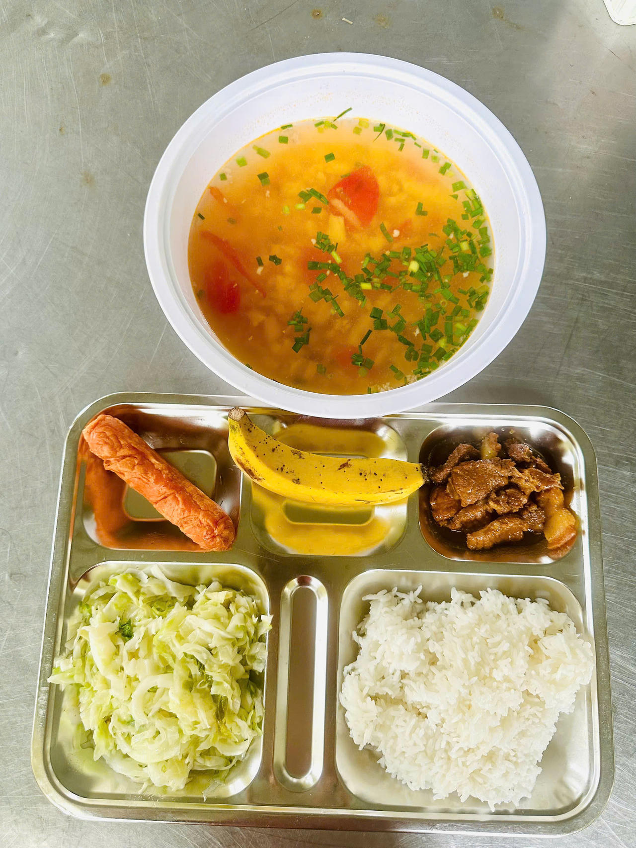 Nghệ An: Tăng cường giám sát bảo đảm chất lượng bữa ăn học đường 