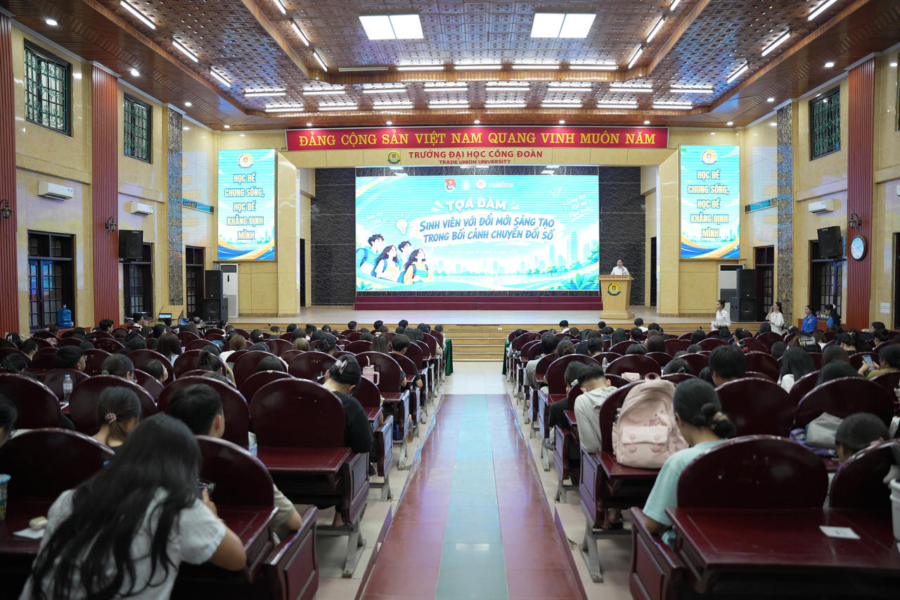 Toàn cảnh Tọa đàm “Sinh viên với đổi mới sáng tạo trong bối cảnh chuyển đổi số”