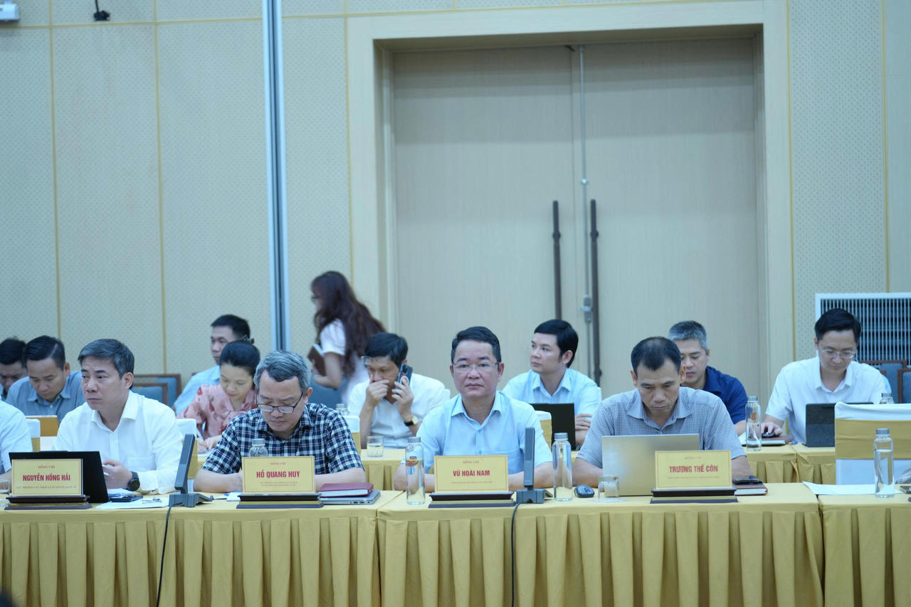 Bộ trưởng Hoàng Thanh Tùng: Tập trung nguồn lực, bảo đảm tiến độ xây dựng các dự án Luật