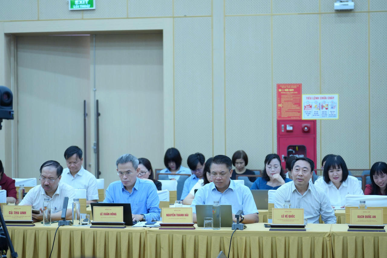 Bộ trưởng Hoàng Thanh Tùng: Tập trung nguồn lực, bảo đảm tiến độ xây dựng các dự án Luật