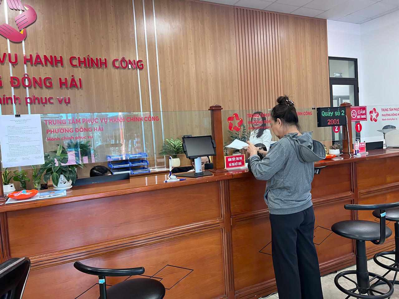 Trung tâm phục vụ hành chính công phường Đông Hải. (Ảnh NH)