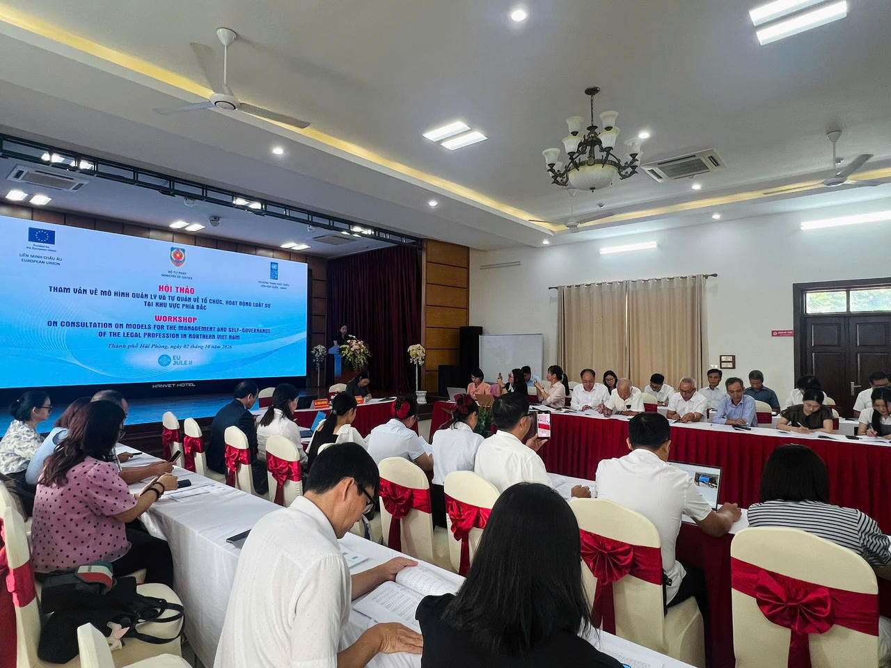 Tham vấn mô hình quản lý và tự quản về tổ chức, hoạt động luật sư