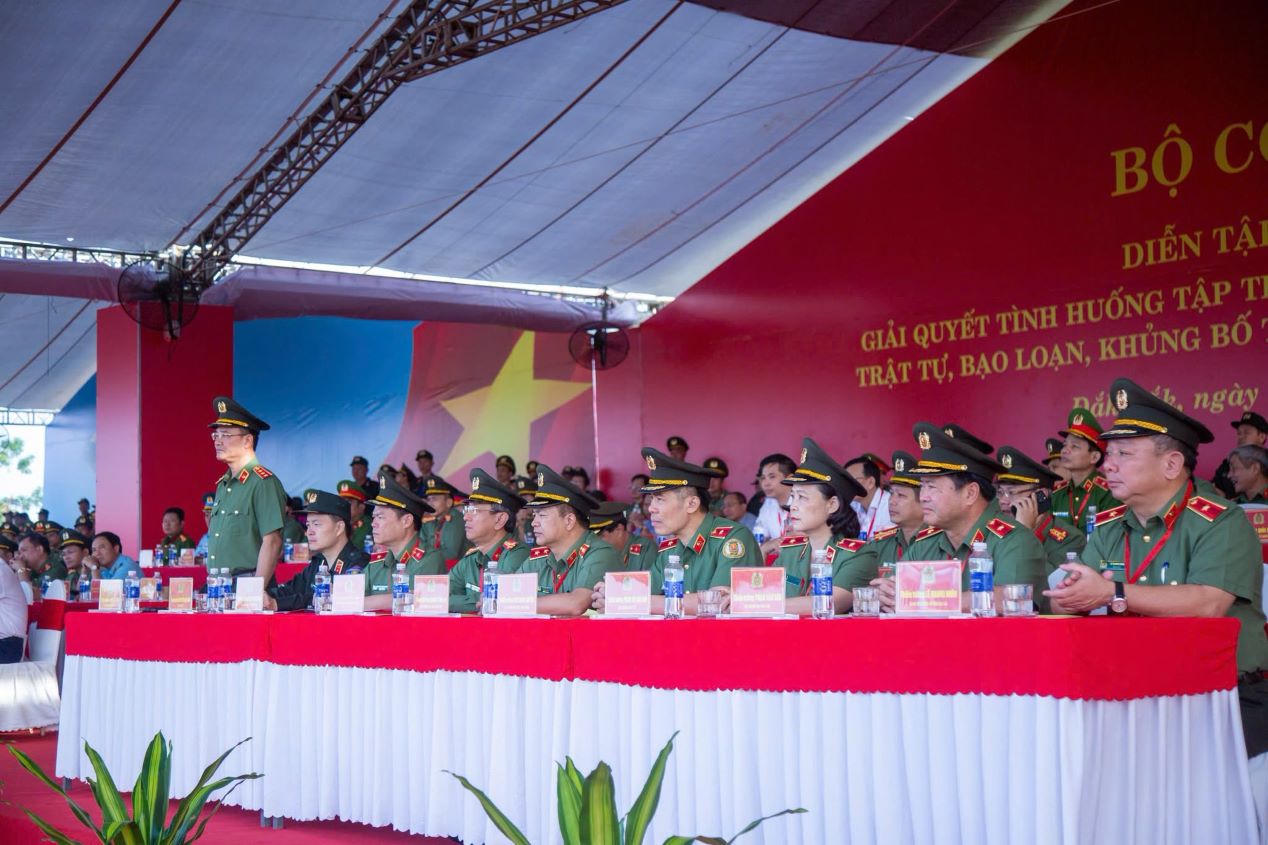 Các đại biểu dự chương trình. Ảnh CA