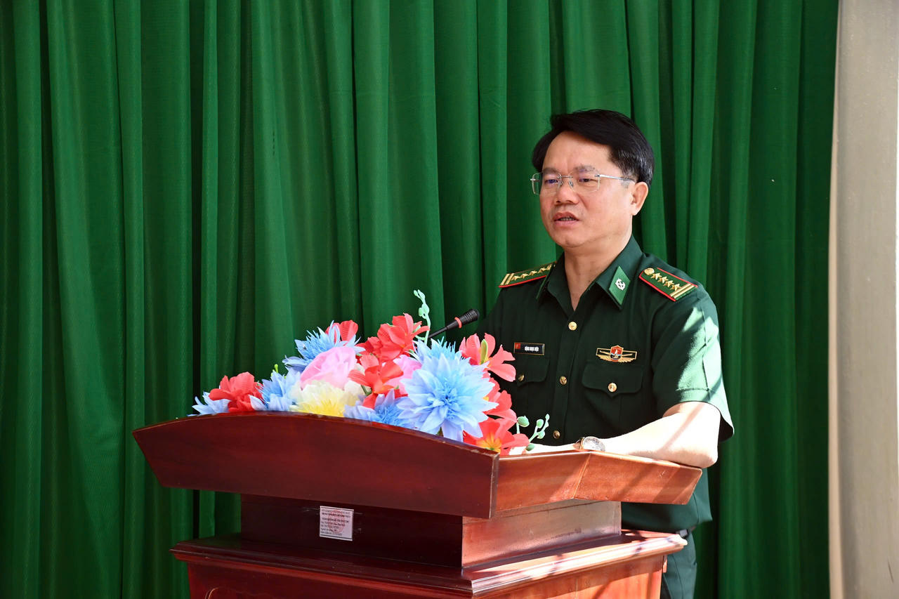 Đại tá Đặng Ngọc Hiệu, Bí thư Đảng ủy, Chính ủy BĐBP TP Huế  phát biểu tại buổi lễ 