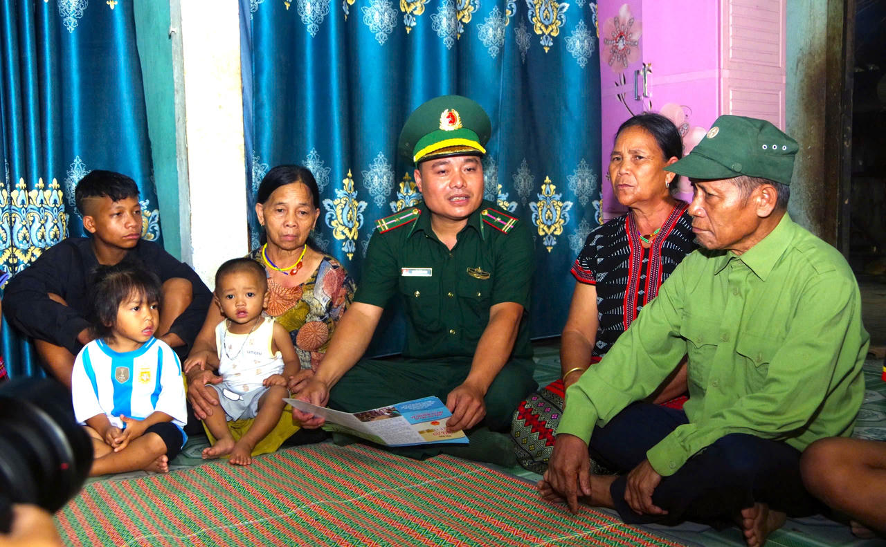 Bồi dưỡng kỹ năng giao tiếp bằng tiếng dân tộc thiểu số cho cán bộ chiến sĩ Bộ đội Biên phòng