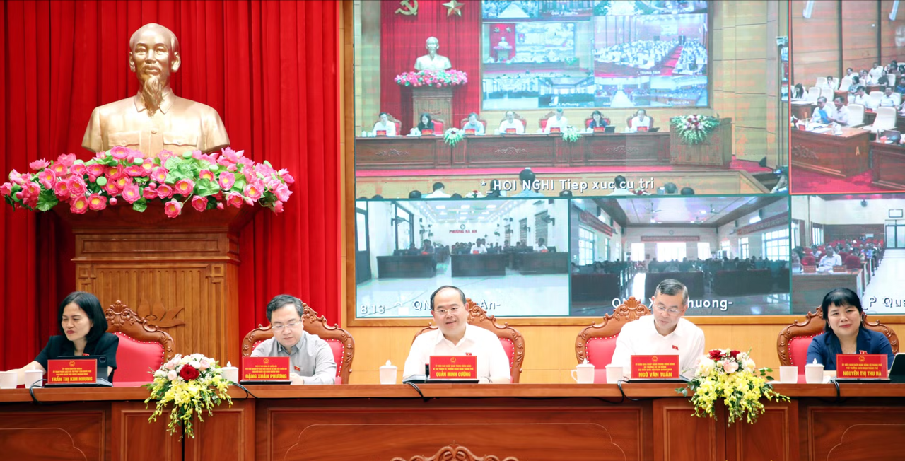 Đoàn ĐBQH thành phố Quảng Ninh đã thông tin khái quát đến cử tri dự kiến nội dung chương trình Kỳ họp thứ 2, Quốc hội khóa XVI. (Ảnh: Cổng TTĐT Quảng Ninh)