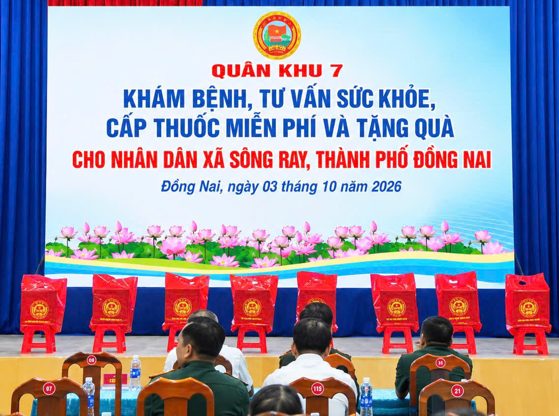 Quân khu 7 đẩy mạnh tuyên truyền pháp luật gắn với công tác dân vận