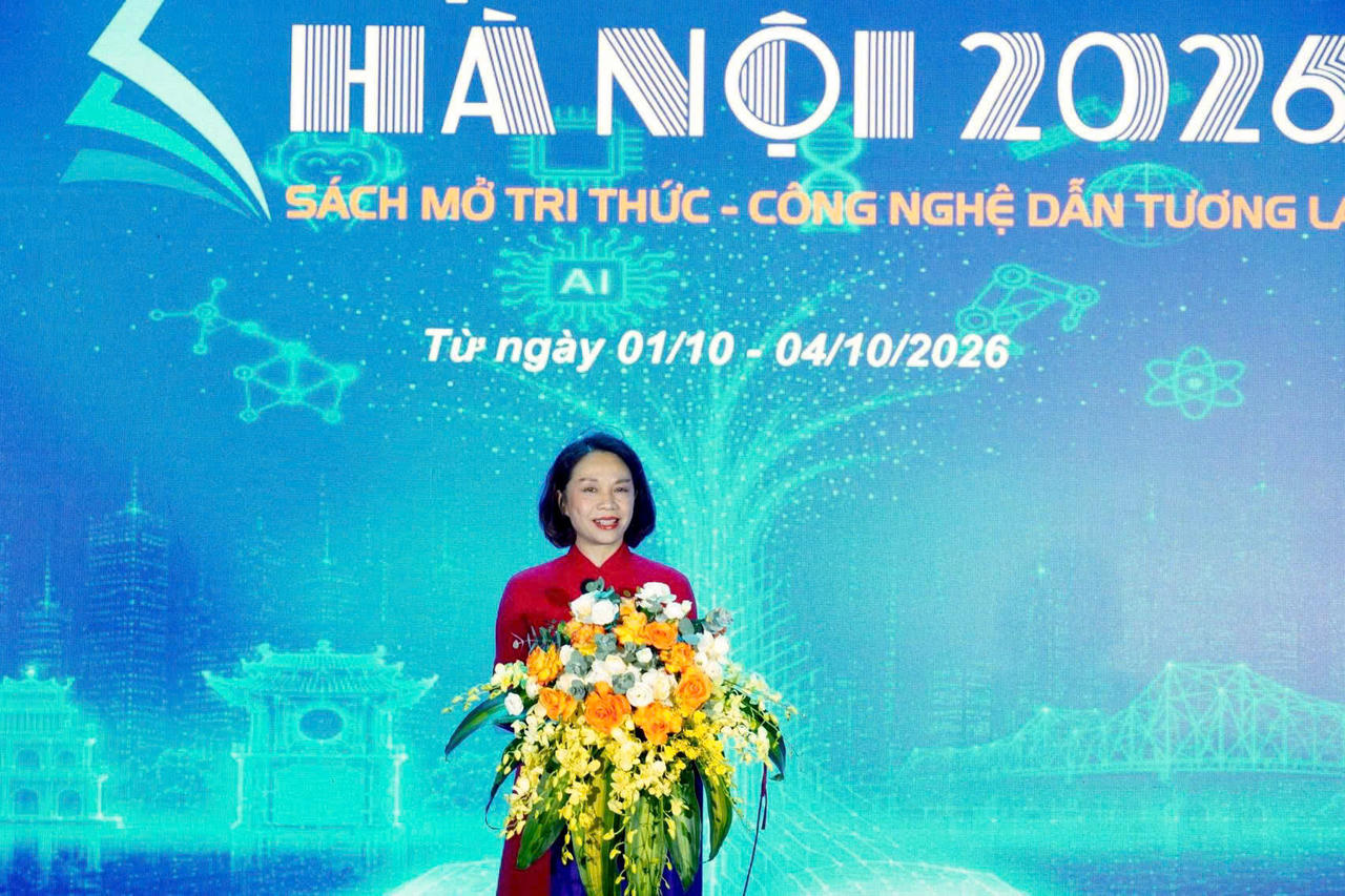 Phó Chủ tịch UBND TP Hà Nội Vũ Thu Hà phát biểu khai mạc Hội sách.