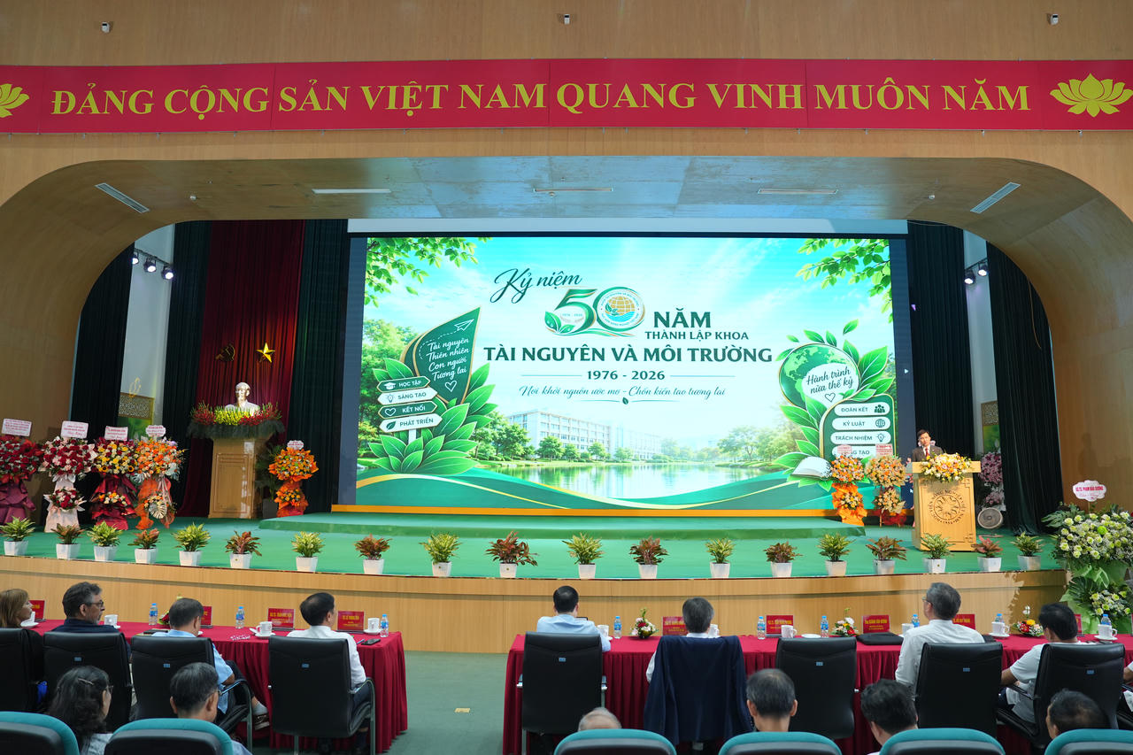 Toàn cảnh lễ kỷ niệm 50 năm thành lập Khoa Tài nguyên và Môi trường, Học viện Nông nghiệp Việt Nam. 