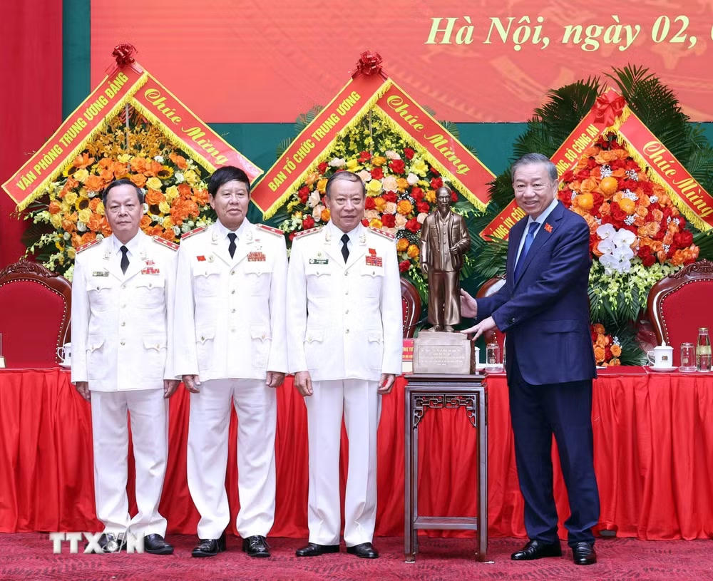 Tổng Bí thư, Chủ tịch nước Tô Lâm: Hội Cựu Công an nhân dân phải thực sự trở thành nòng cốt của phong trào bảo vệ an ninh Tổ quốc- Ảnh 2.