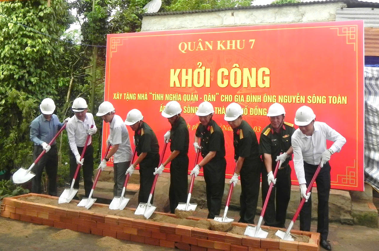 Lễ khởi công xây tặng nhà tình nghĩa cho gia đình hộ dân Nguyễn Song Toàn