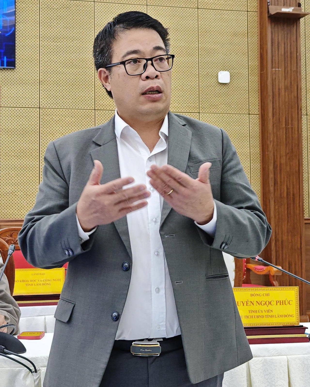 Ông Nguyễn Ngọc Phúc - Phó Chủ tịch Lâm Đồng chia sẻ về định hướng chuyển đổi số ở địa phương. (Ảnh: M.Long)