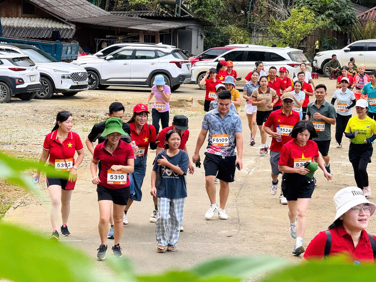 Vận động viên chinh phục thành công cung đường 5km giữa bản làng Sin Suối Hồ