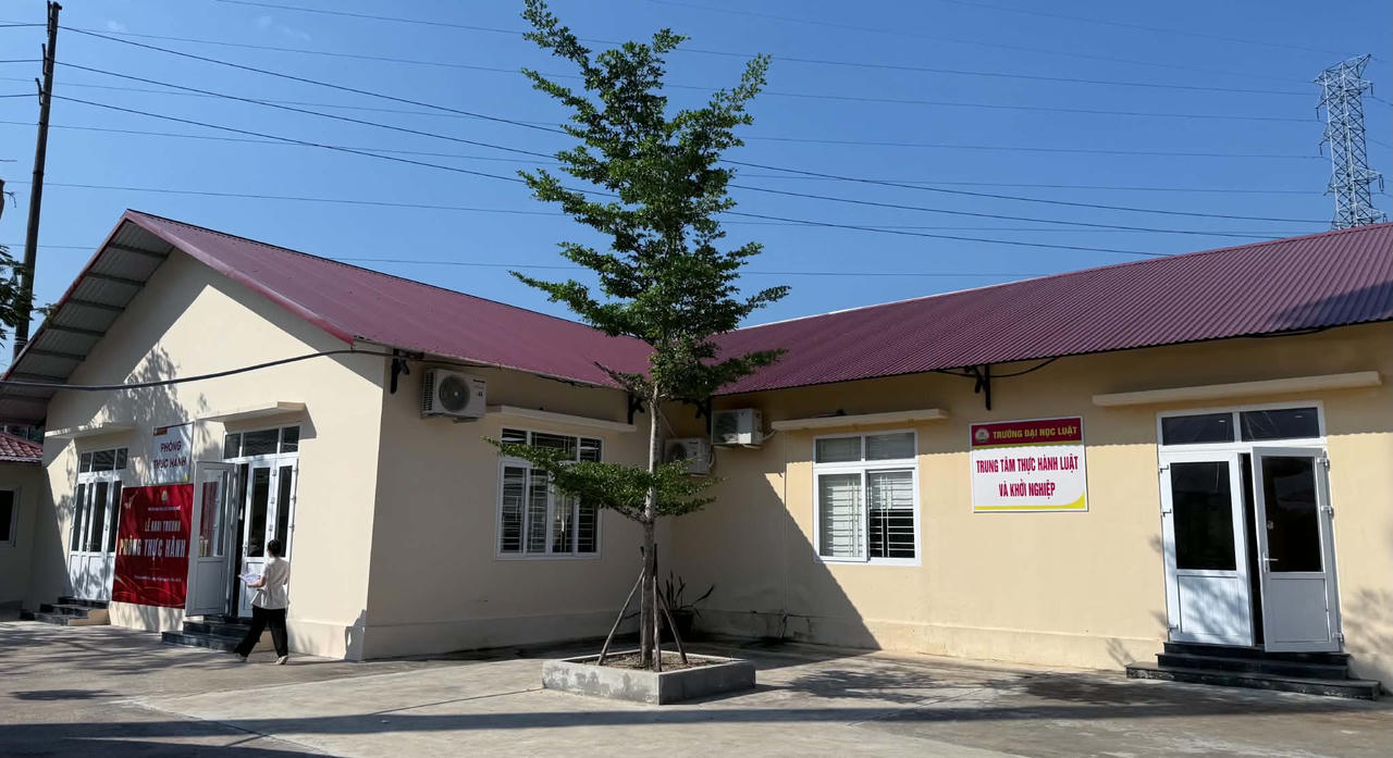 Khai trương phòng Thực hành Luật tại trường Đại học Luật, Đại học Huế 