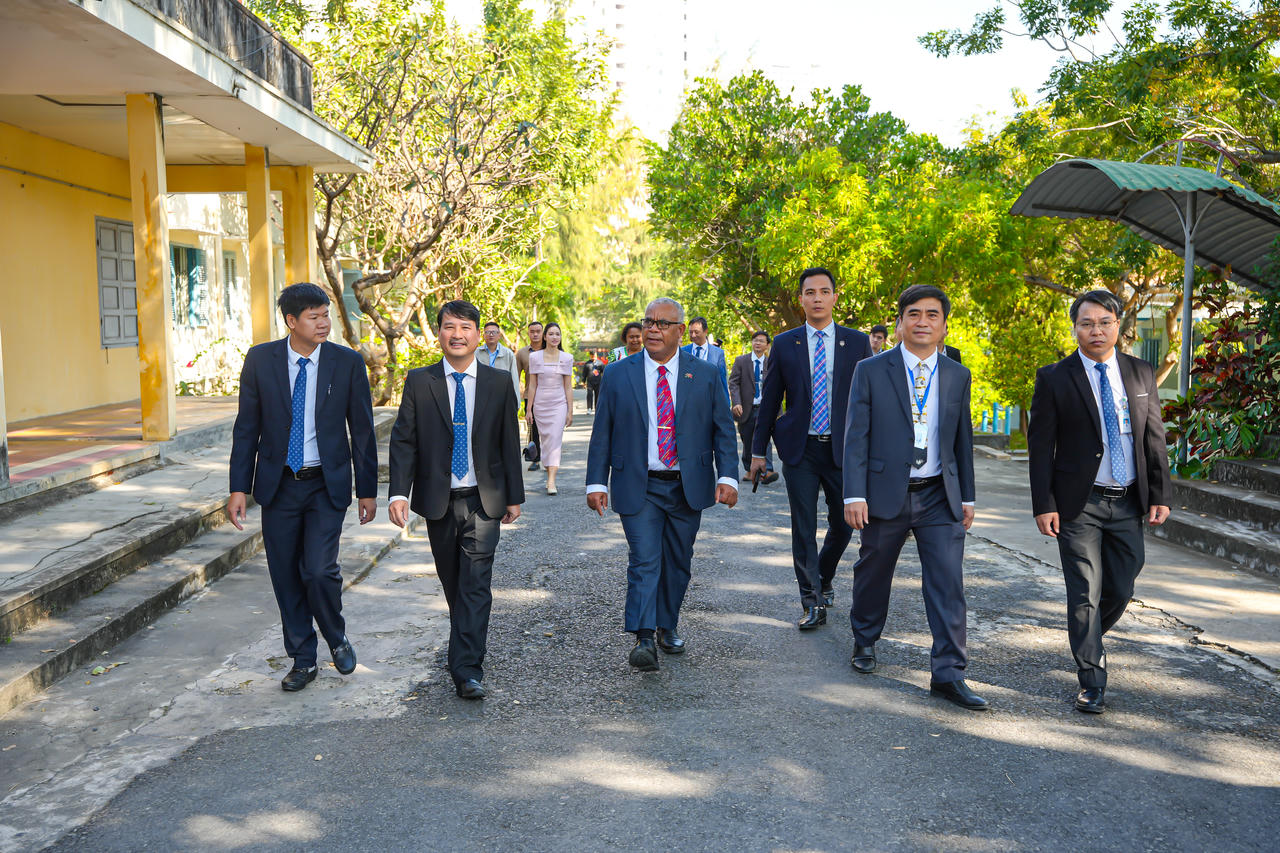 Trường Đại học Nha Trang đón Thủ tướng Vanuatu thăm và làm việc. Ảnh: NTU
